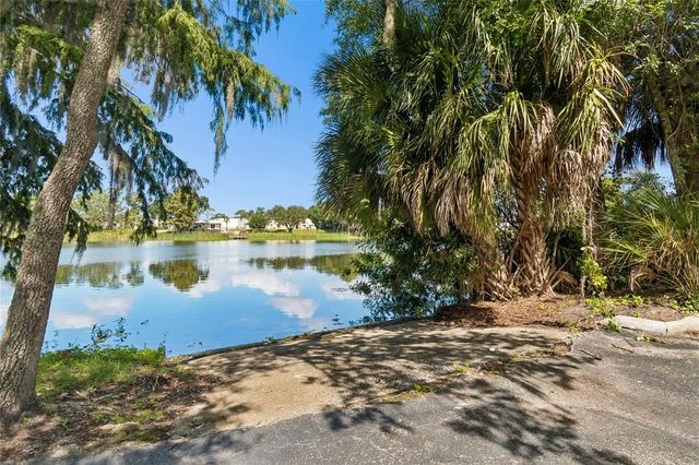 4009 DOLPHIN DRIVE, Tampa, FL 33617