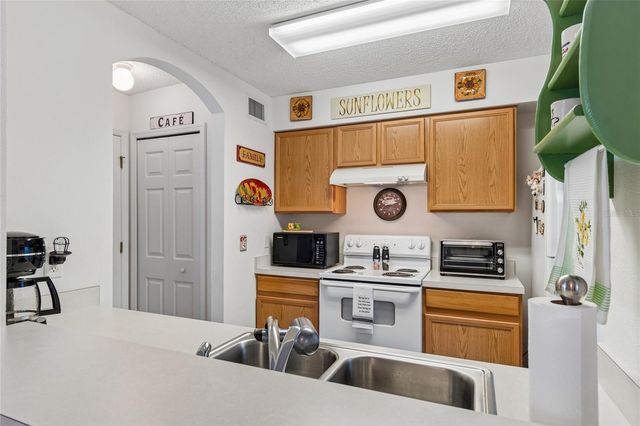 4009 DOLPHIN DRIVE, Tampa, FL 33617