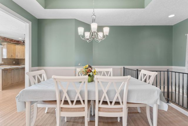 5072 E Hedgerow Drive, Springfield, MO 65802