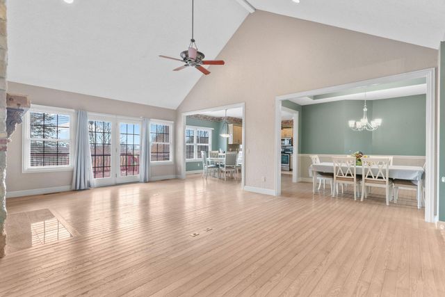 5072 E Hedgerow Drive, Springfield, MO 65802