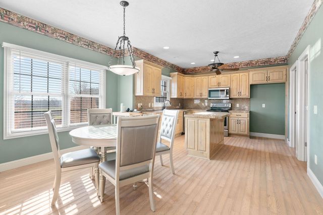 5072 E Hedgerow Drive, Springfield, MO 65802