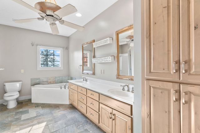 5072 E Hedgerow Drive, Springfield, MO 65802