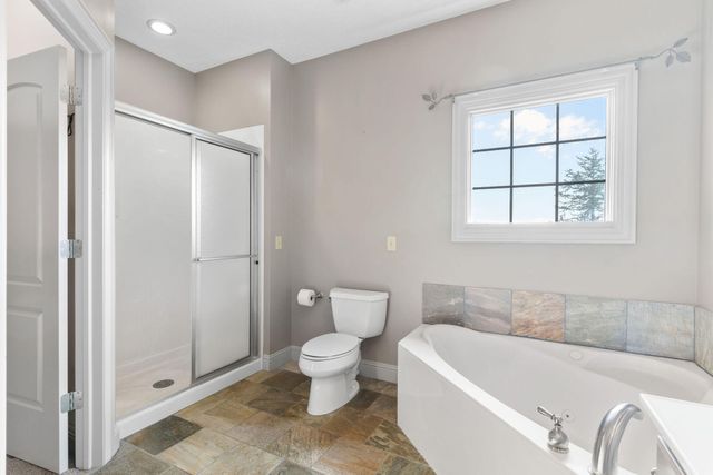 5072 E Hedgerow Drive, Springfield, MO 65802