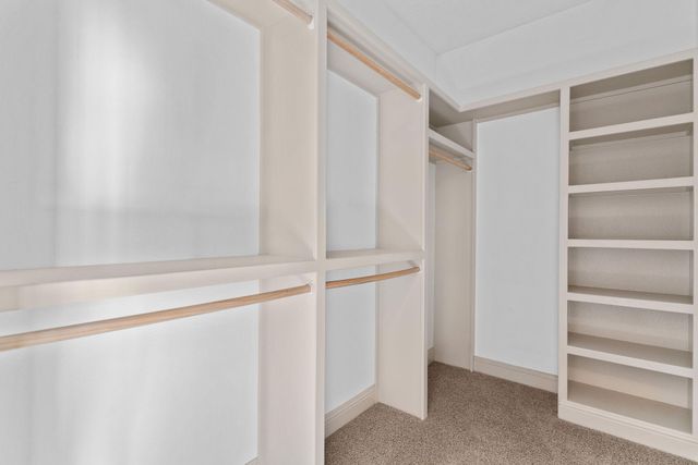 5072 E Hedgerow Drive, Springfield, MO 65802