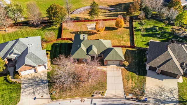 5072 E Hedgerow Drive, Springfield, MO 65802