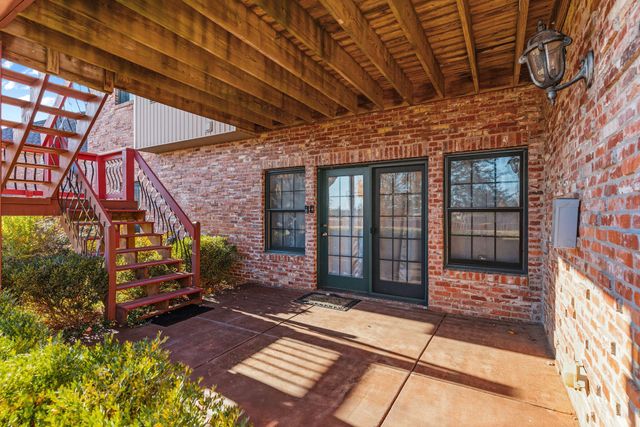 5072 E Hedgerow Drive, Springfield, MO 65802