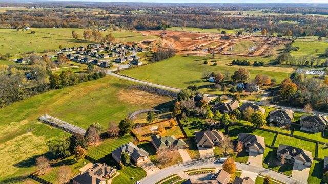 5072 E Hedgerow Drive, Springfield, MO 65802