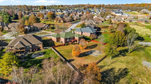 5072 E Hedgerow Drive, Springfield, MO 65802