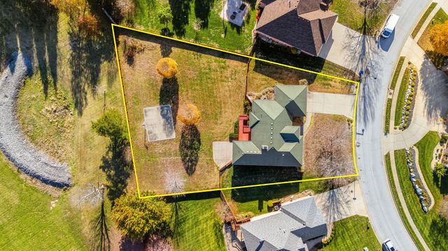 5072 E Hedgerow Drive, Springfield, MO 65802