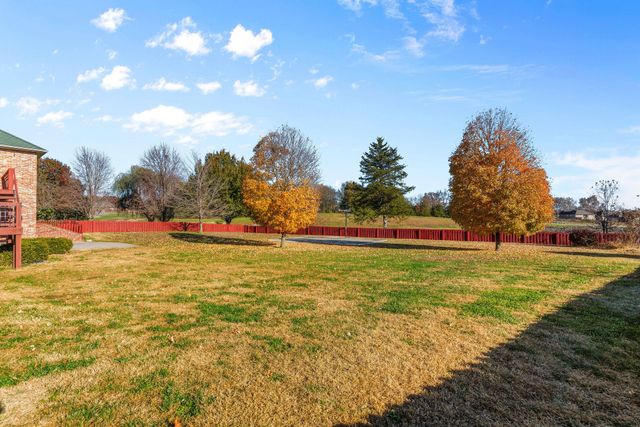 5072 E Hedgerow Drive, Springfield, MO 65802