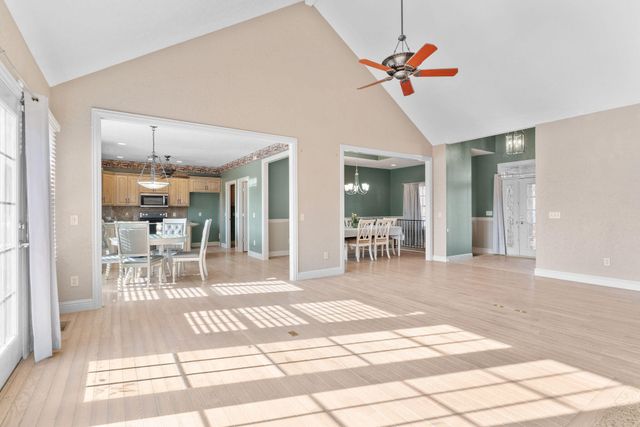 5072 E Hedgerow Drive, Springfield, MO 65802