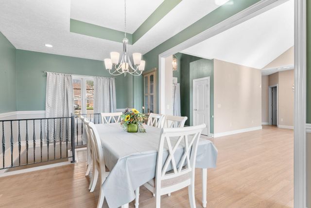 5072 E Hedgerow Drive, Springfield, MO 65802