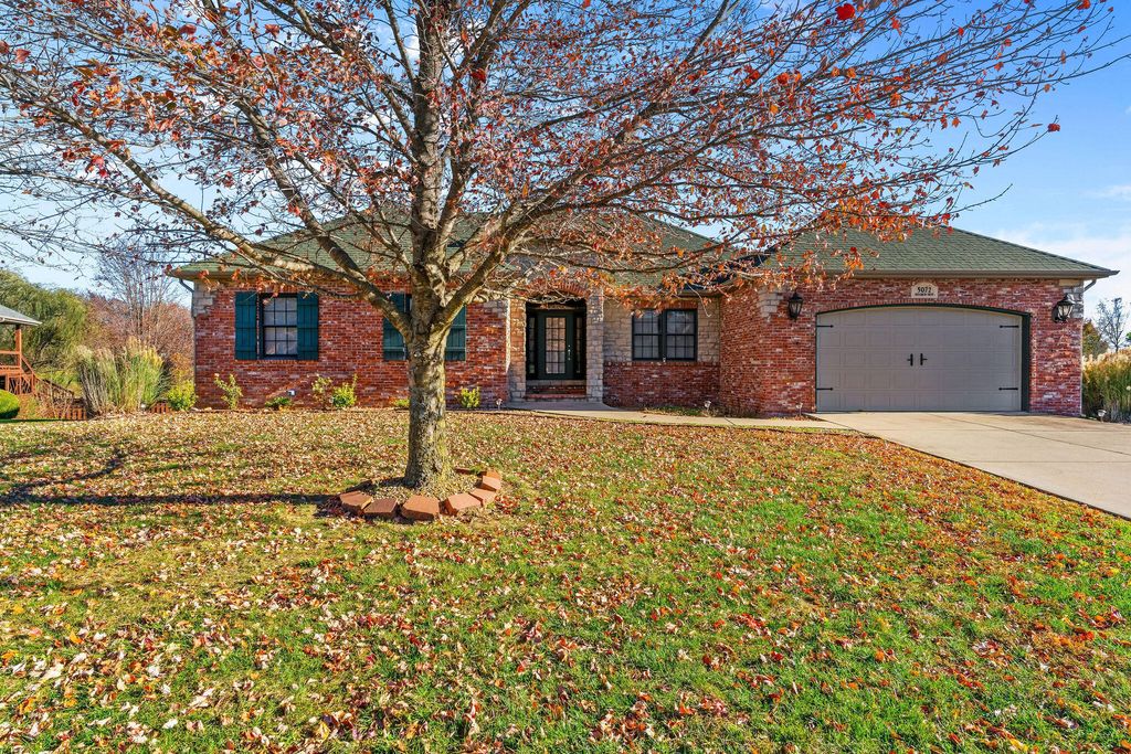 5072 E Hedgerow Drive, Springfield, MO 65802