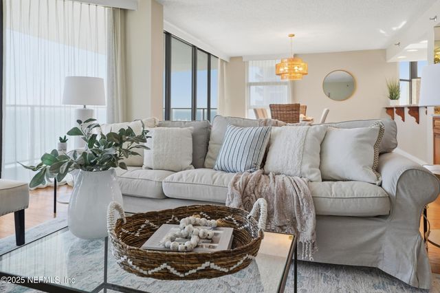 1221 S 1ST Street 10B, Jacksonville Beach, FL 32250