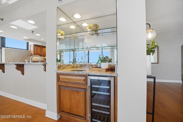 1221 S 1ST Street 10B, Jacksonville Beach, FL 32250