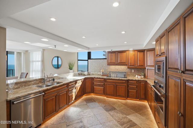 1221 S 1ST Street 10B, Jacksonville Beach, FL 32250