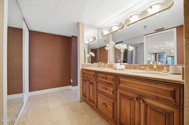 1221 S 1ST Street 10B, Jacksonville Beach, FL 32250