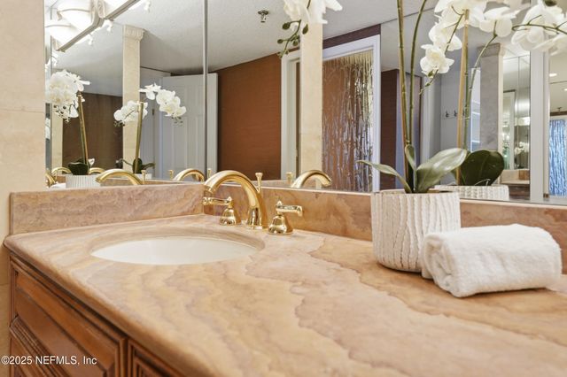 1221 S 1ST Street 10B, Jacksonville Beach, FL 32250