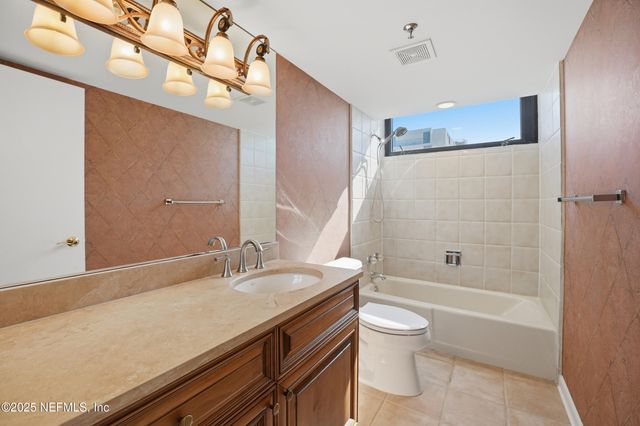 1221 S 1ST Street 10B, Jacksonville Beach, FL 32250