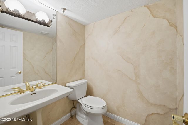 1221 S 1ST Street 10B, Jacksonville Beach, FL 32250