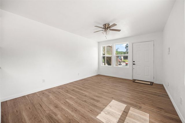 28096 Seven Sisters Road B, New Caney, TX 77357