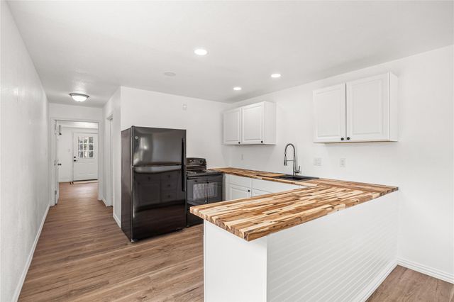 28096 Seven Sisters Road B, New Caney, TX 77357