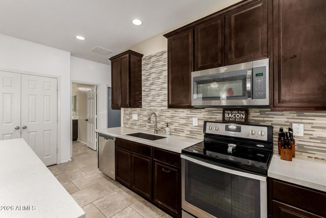 10243 W TOWNLEY Avenue, Peoria, AZ 85345