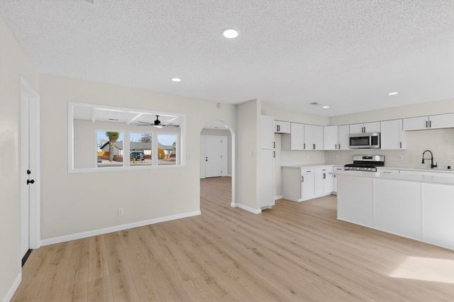 4702 El Bardo Court SE, Rio Rancho, NM 87124