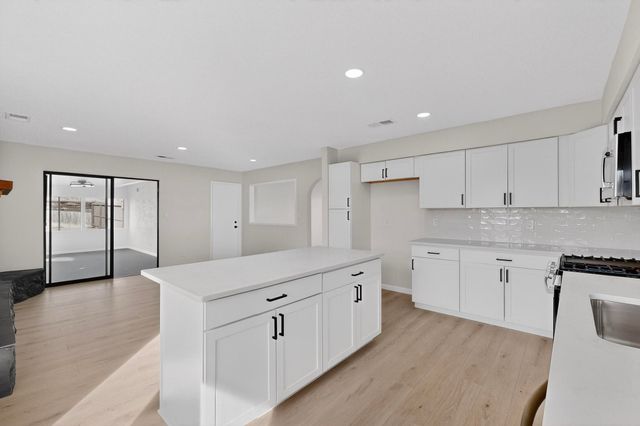 4702 El Bardo Court SE, Rio Rancho, NM 87124