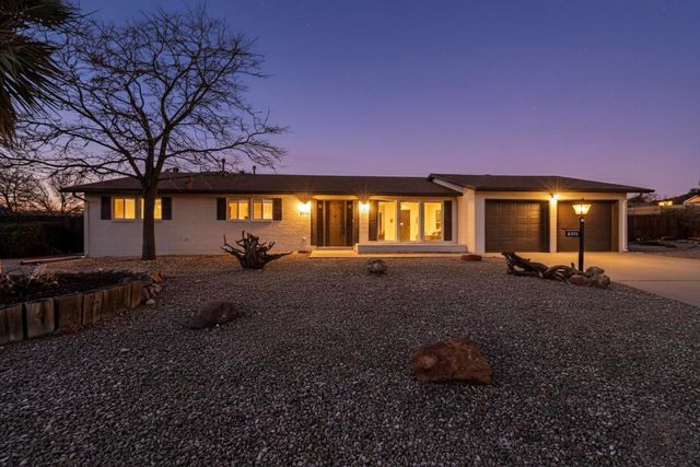 4702 El Bardo Court SE, Rio Rancho, NM 87124