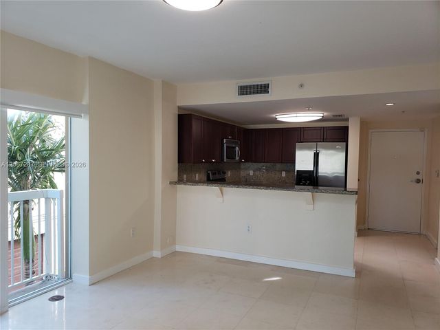 2740 SW 28th Terrace 209, Miami, FL 33133