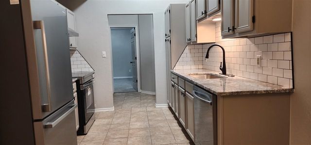 4017 SW Rolling Hills Dr, Lawton, OK 73505