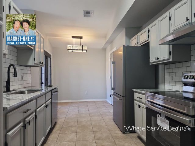 4017 SW Rolling Hills Dr, Lawton, OK 73505