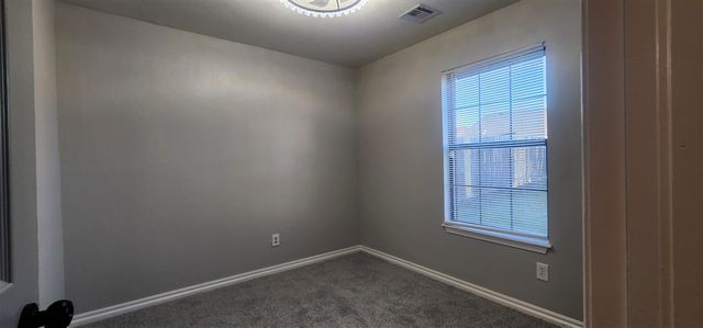 4017 SW Rolling Hills Dr, Lawton, OK 73505