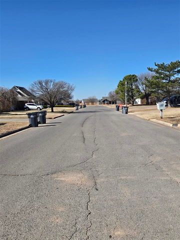 4017 SW Rolling Hills Dr, Lawton, OK 73505