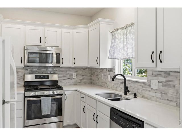 1709 Green River Dr, Windsor, CO 80550