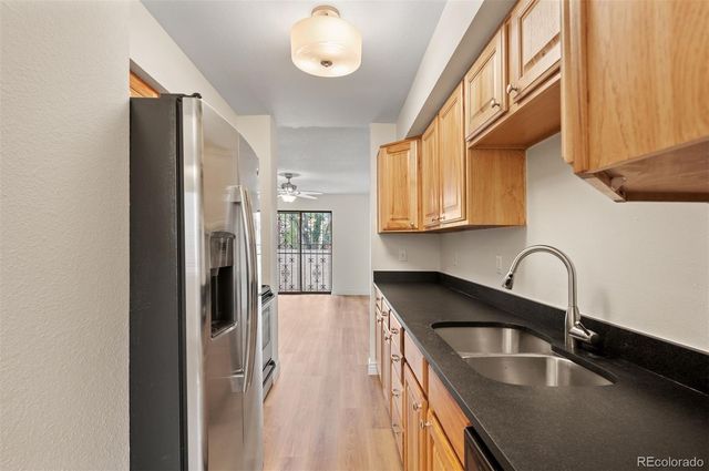 1060 S Parker Road 23, Denver, CO 80231