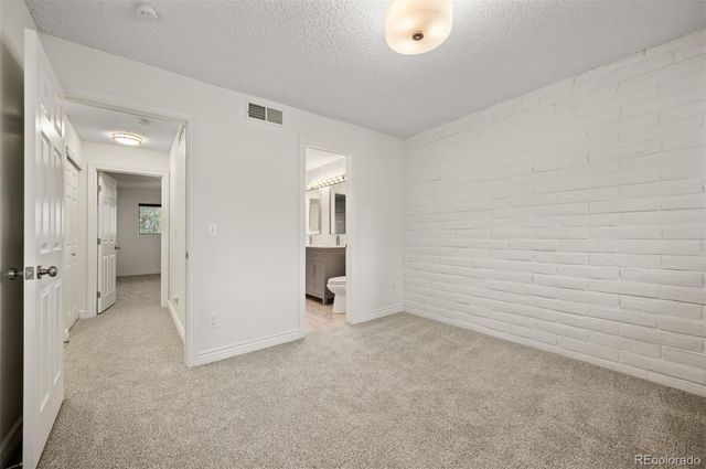 1060 S Parker Road 23, Denver, CO 80231