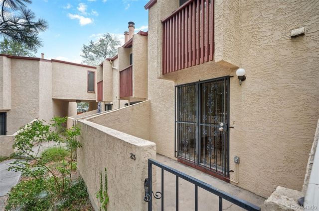 1060 S Parker Road 23, Denver, CO 80231