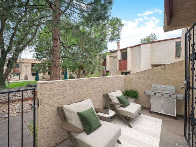 1060 S Parker Road 23, Denver, CO 80231