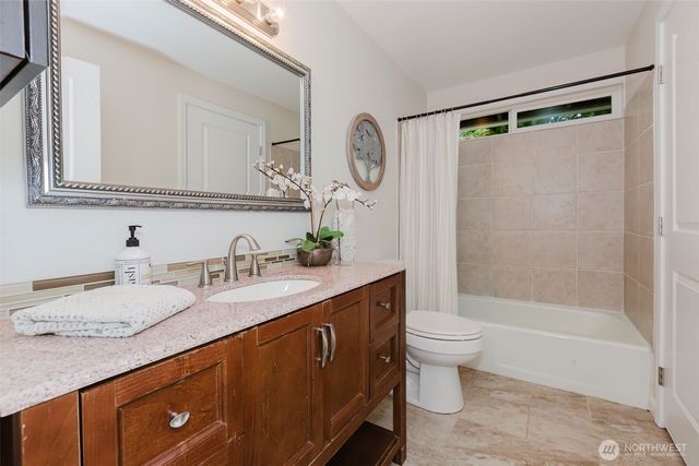 611 NE Conifer Drive, Bremerton, WA 98311