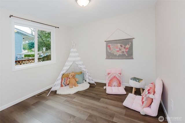 611 NE Conifer Drive, Bremerton, WA 98311