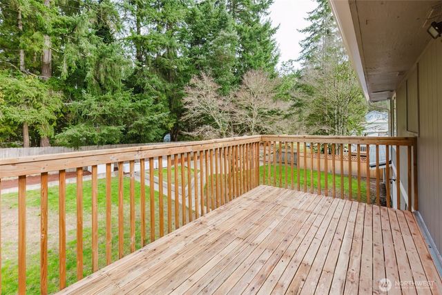 611 NE Conifer Drive, Bremerton, WA 98311