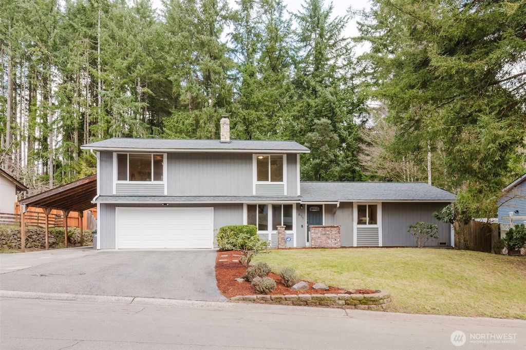 611 NE Conifer Drive, Bremerton, WA 98311