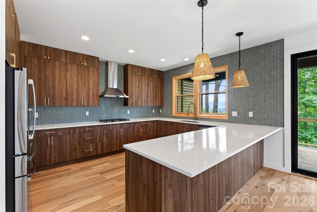 27 Denali Drive, Asheville, NC 28806