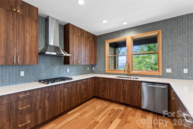 27 Denali Drive, Asheville, NC 28806