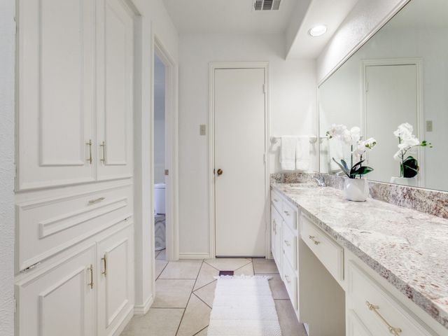 6608 Robin Willow Court, Dallas, TX 75248