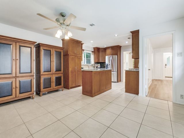 6608 Robin Willow Court, Dallas, TX 75248