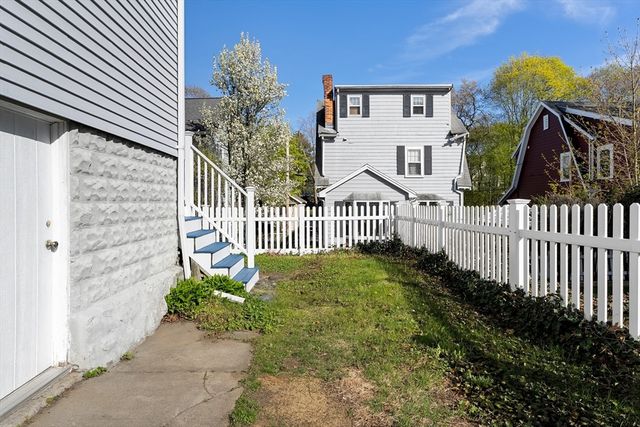 10 Lanark Road 1, Arlington, MA 02476