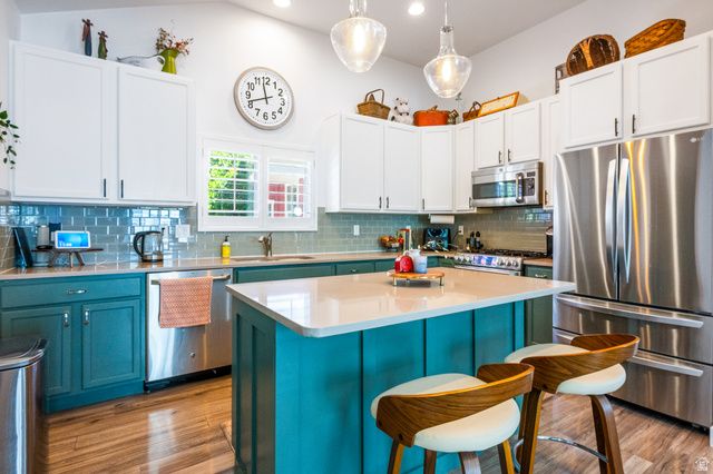 10388 S SPLIT ROCK DR, South Jordan, UT 84095